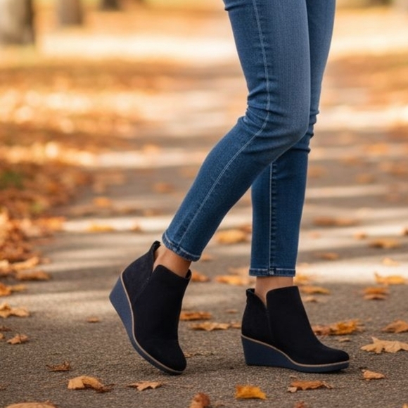 Style & Co,  JARODD, Black   Vegan suede Wedge Boot 9.5 EUC - Picture 3 of 8
